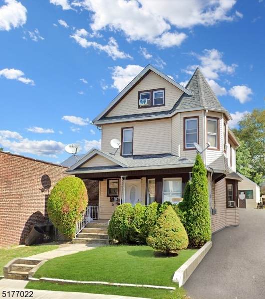 209 Sheridan Ave - Photo 1