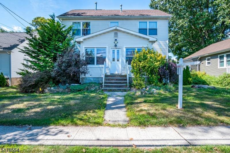 61 Grove Ave - Photo 1