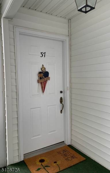 37 Alexandria Way - Photo 1