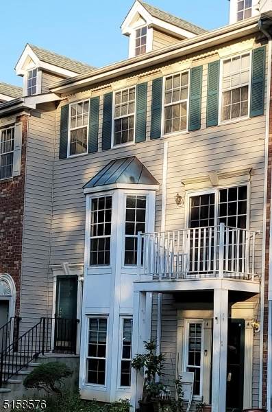 220 Sapphire Ln - Photo 1