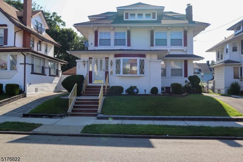 389 E 38Th St - Photo 1