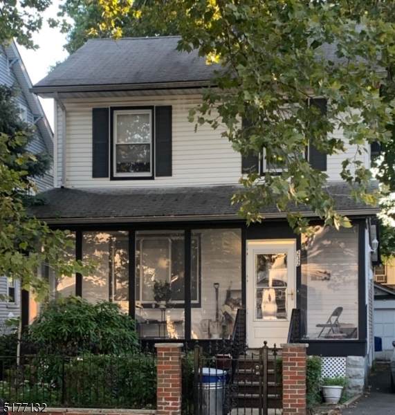 232 Goldsmith Ave - Photo 1