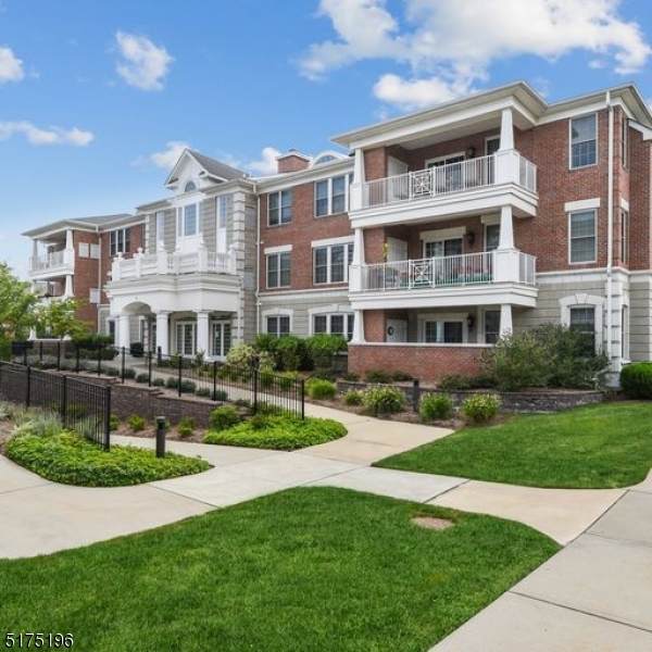 127 Four Seasons Dr - Photo 1