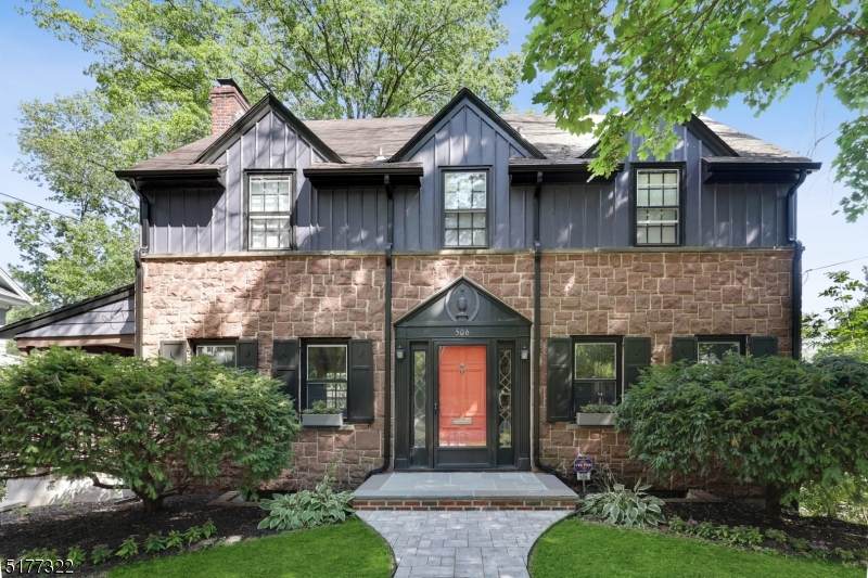 506 Ridgewood Rd - Photo 1