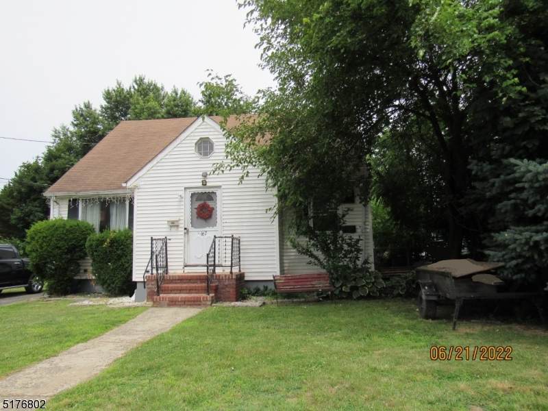 667 Lincoln Ave - Photo 1