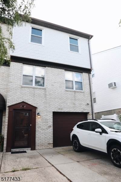 14 Columbus Dr - Photo 1