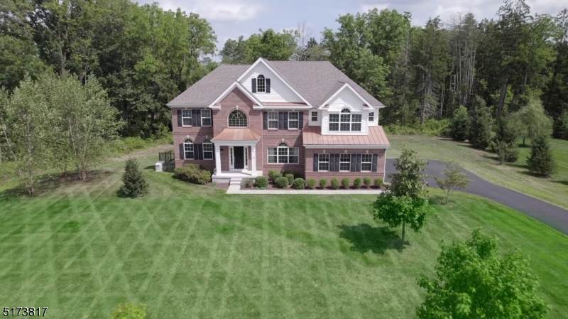 19 Walden Pl - Photo 1