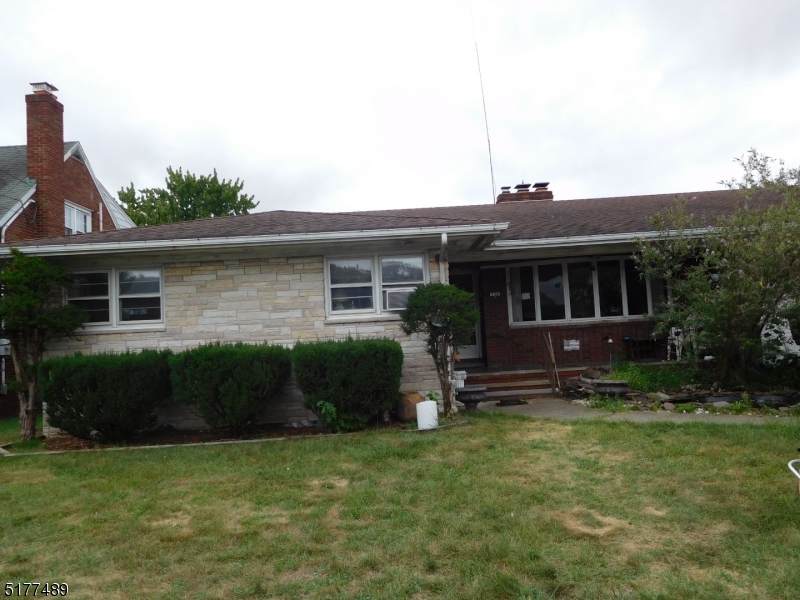 130 Mount Pleasant Ave - Photo 1