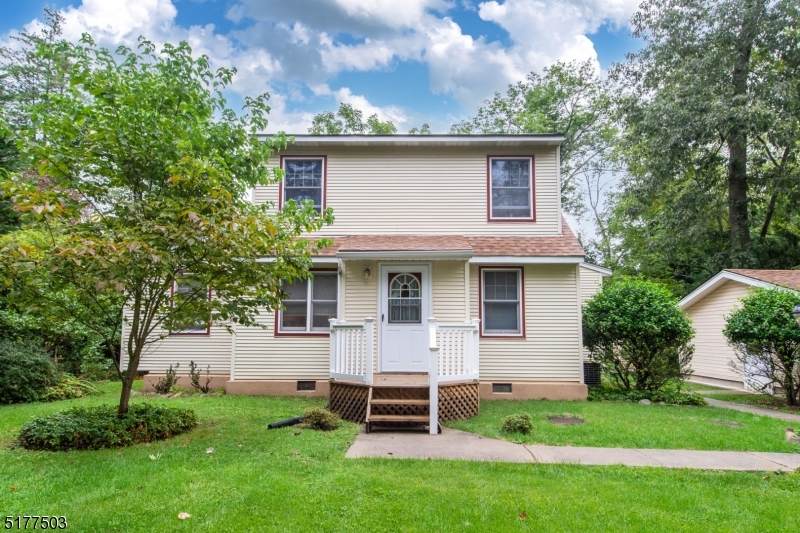 72 Hemlock St - Photo 1