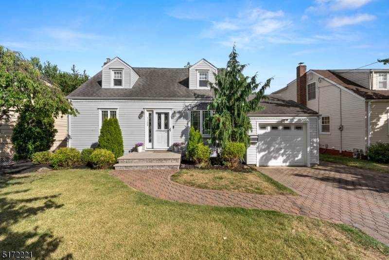 1129 Jeanette Ave - Photo 1