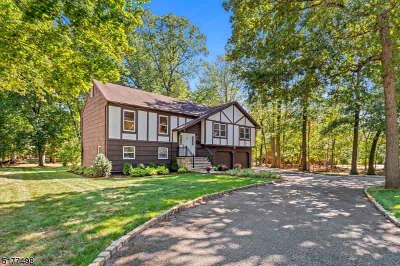407 S Livingston Ave - Photo 1