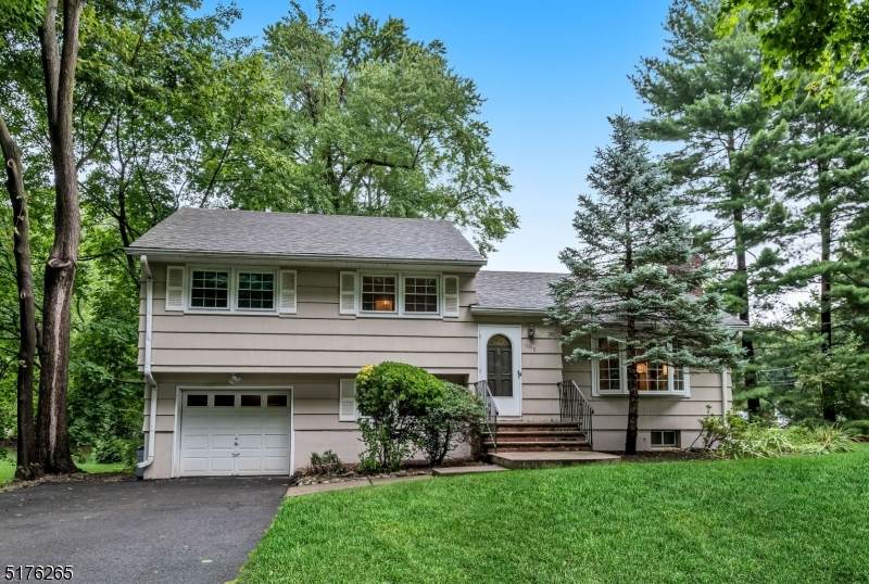 1 Diamond Ct - Photo 1