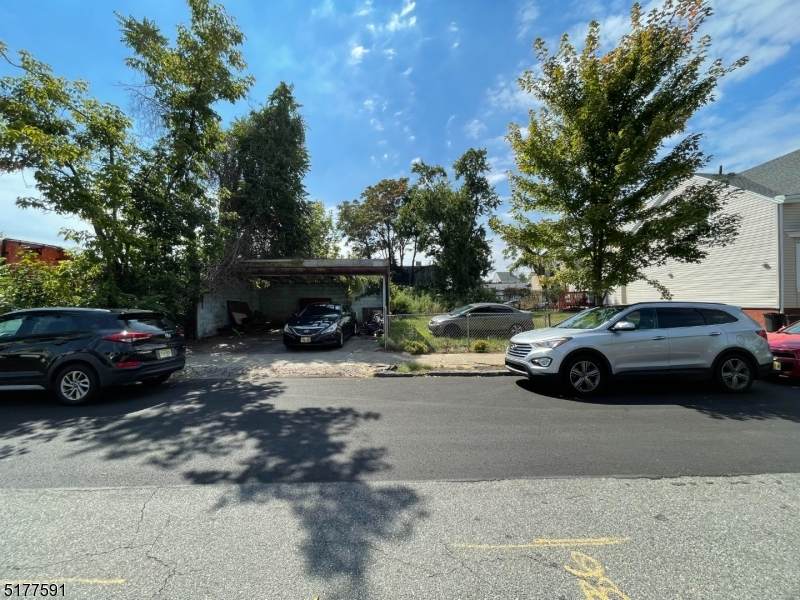 156 Warren St - Photo 1