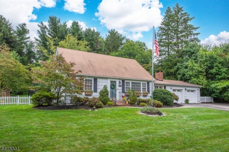 110 Oakdale Rd - Photo 1