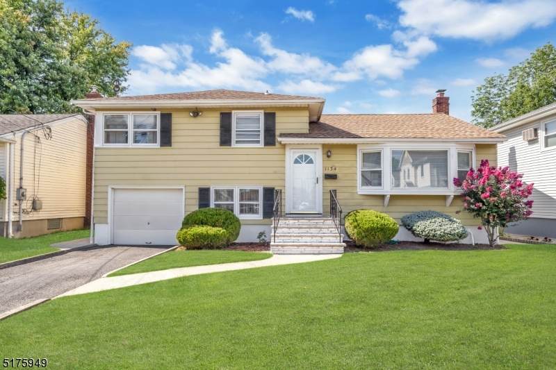 1134 Schneider Ave - Photo 1