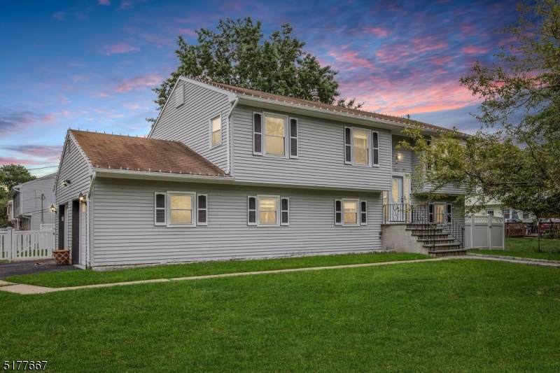1817 2Nd Pl - Photo 1
