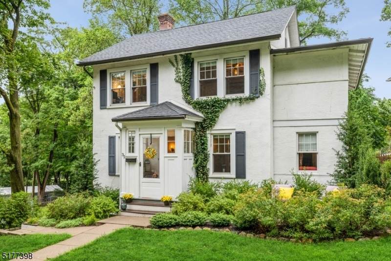 35 Washington Pl - Photo 1