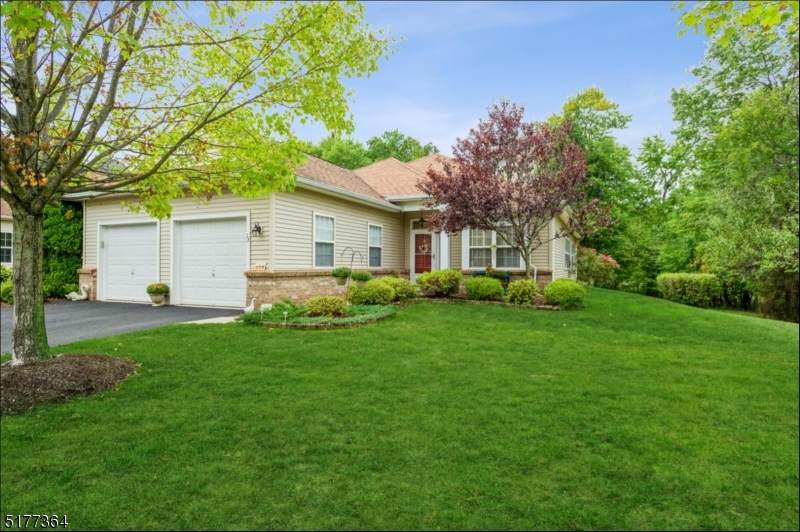 13 Esplanade Dr - Photo 1