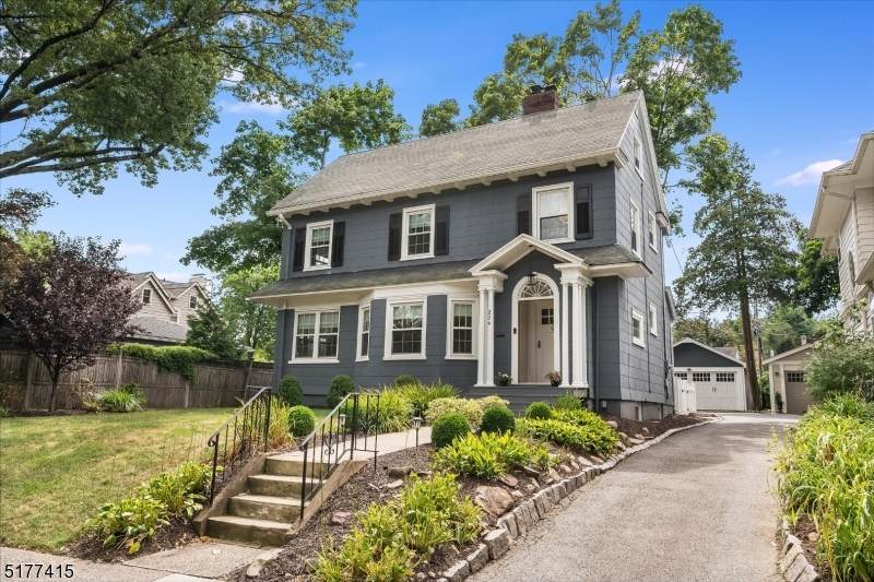 224 Bay Ave - Photo 1