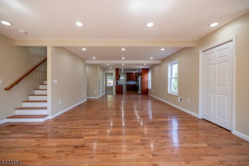 240 Jefferson Ave - Photo 1