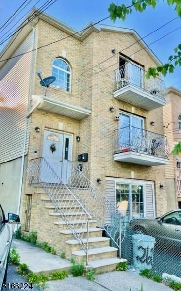261 S 11th St - Photo 1