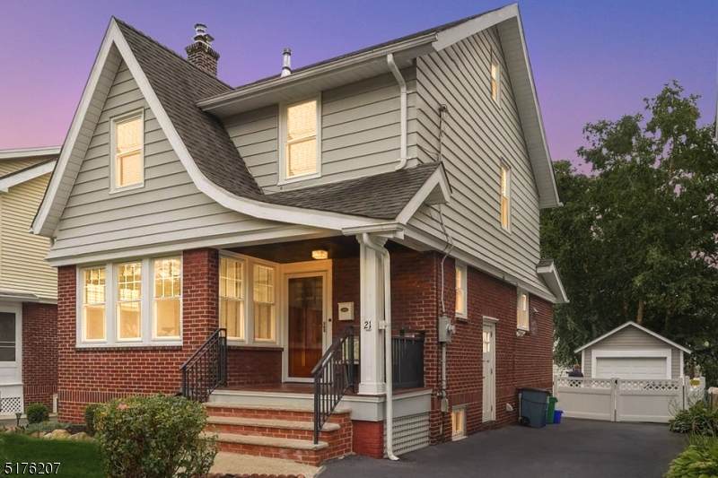 21 Fernwood Ter - Photo 1