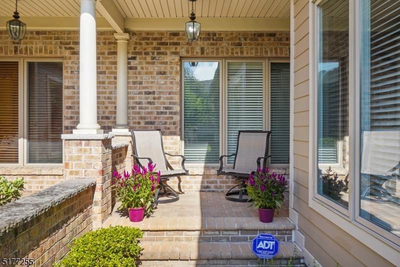 82 Louis Dr - Photo 1