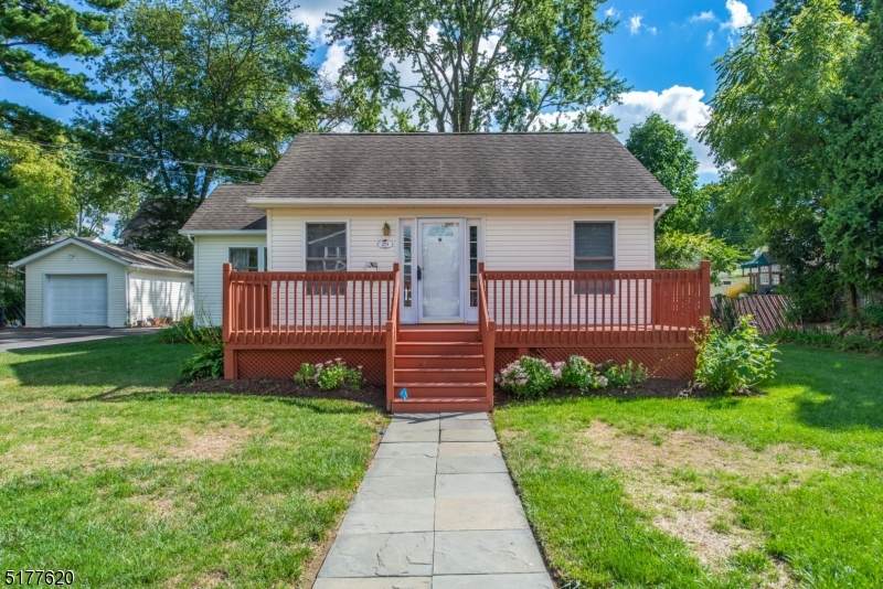 29 Maple Ln - Photo 1