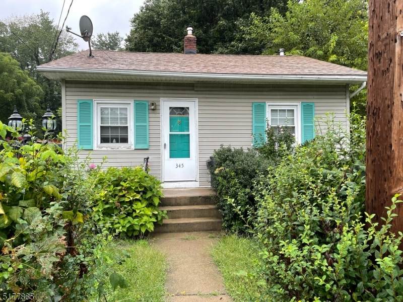 345 Rutherford Ave - Photo 1