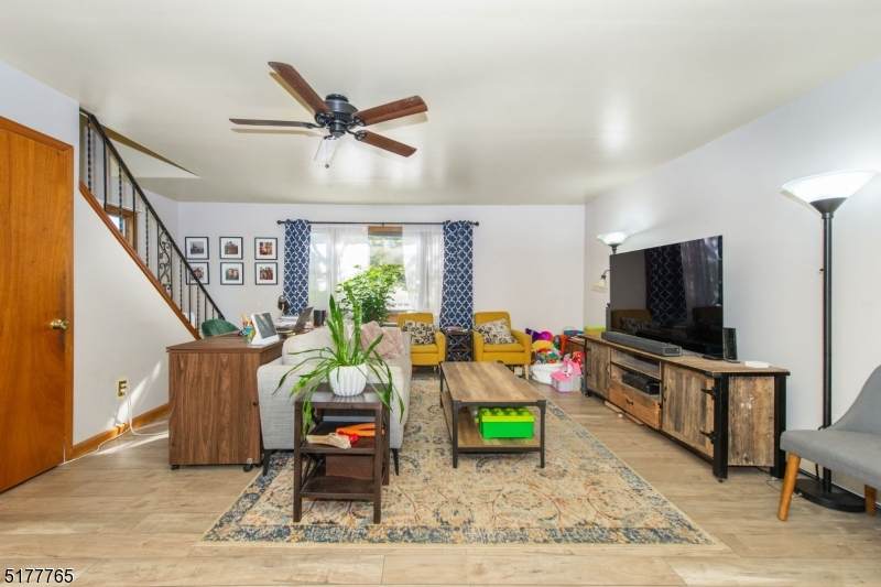 12 Laurel Trl - Photo 1