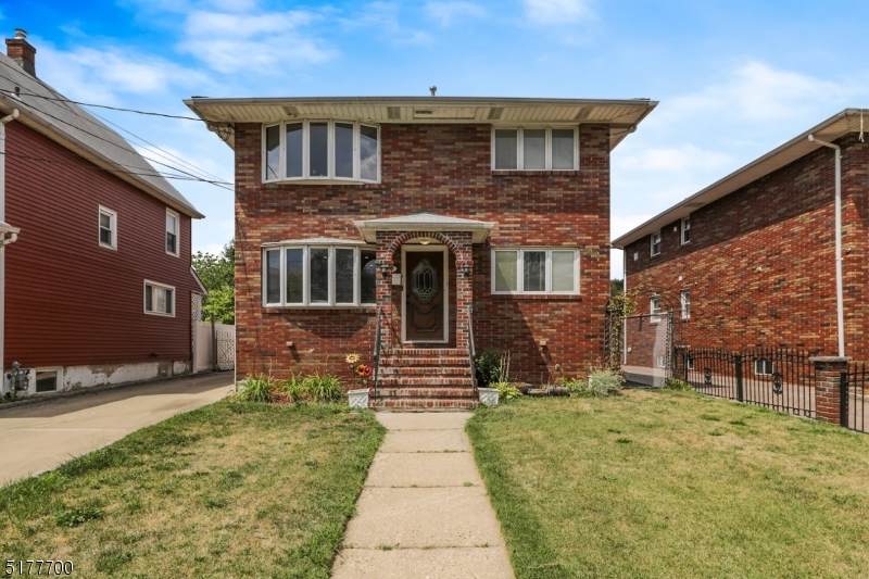 307 Hussa St - Photo 1