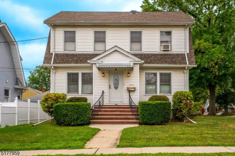 502 Thompson Ave - Photo 1