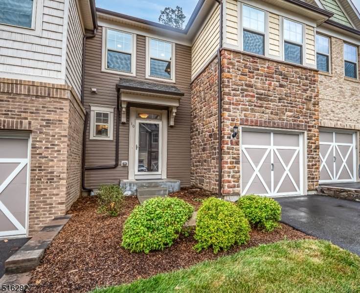 10 Brompton Pl - Photo 1