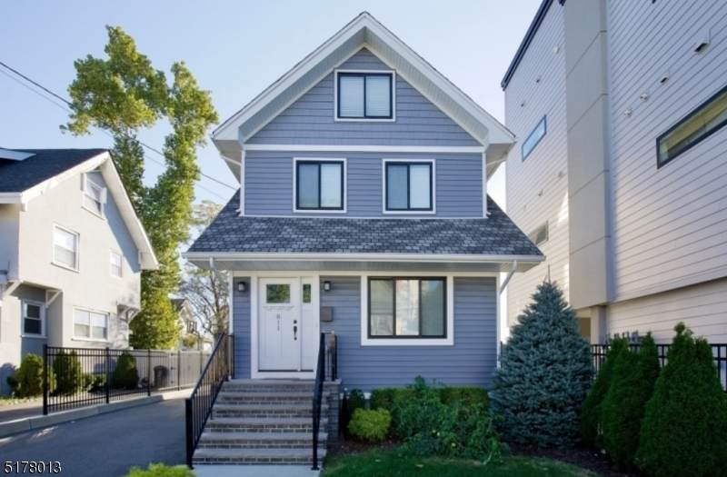811 Kilsyth Rd - Photo 1