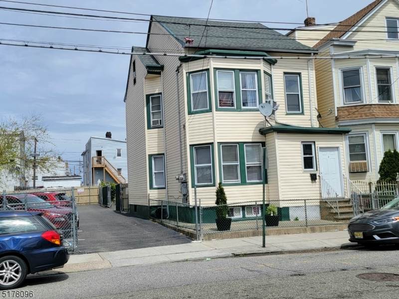 38 Manchester Ave - Photo 1