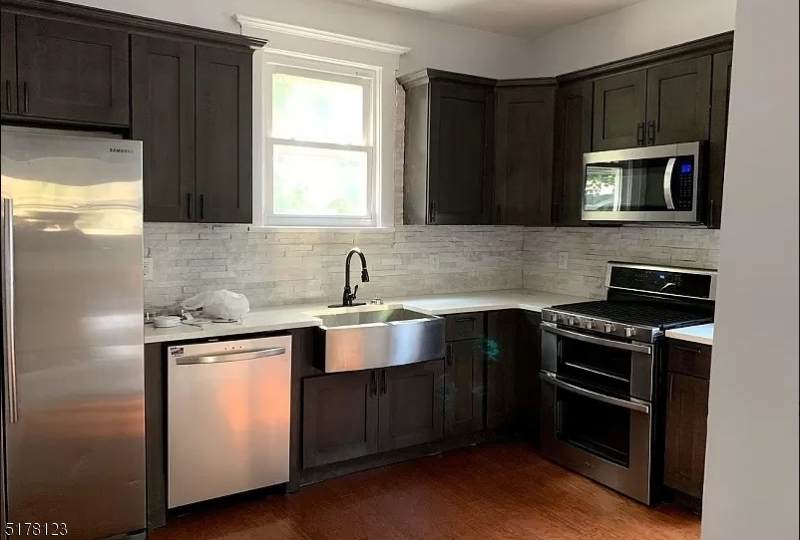 34 N Middaugh St - Photo 1