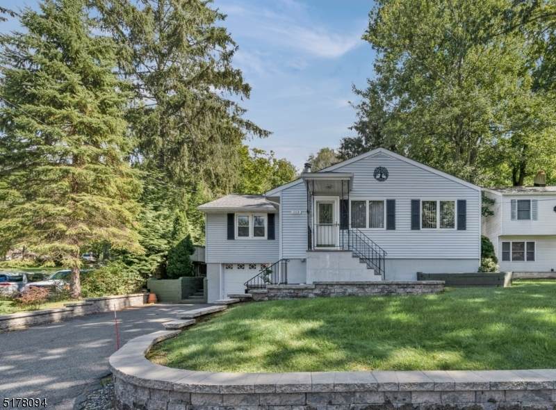 113 E Shore Trl - Photo 1
