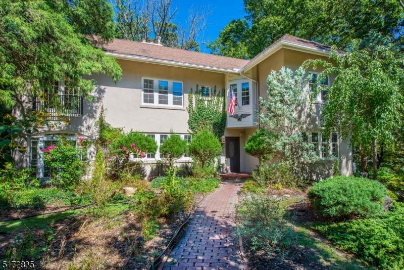 7 Knollwood Ter - Photo 1