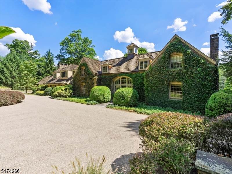 30 Peachcroft Drive - Photo 1