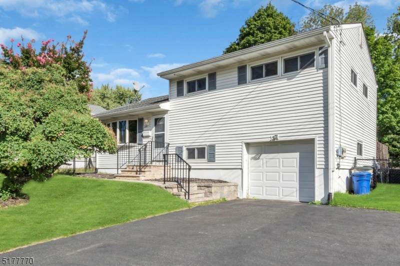 228 Perry St - Photo 1