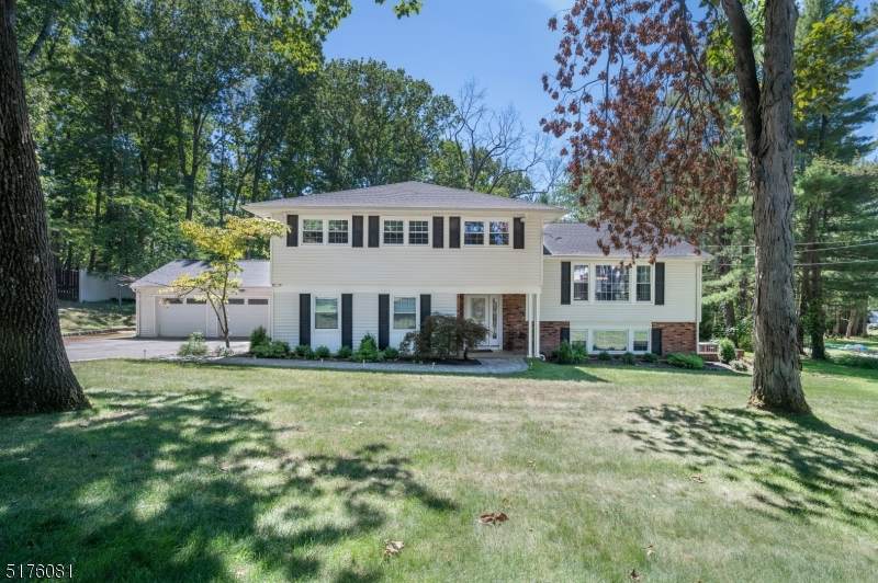 16 Westminster Dr - Photo 1