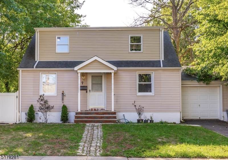 7 Heather Ln - Photo 1