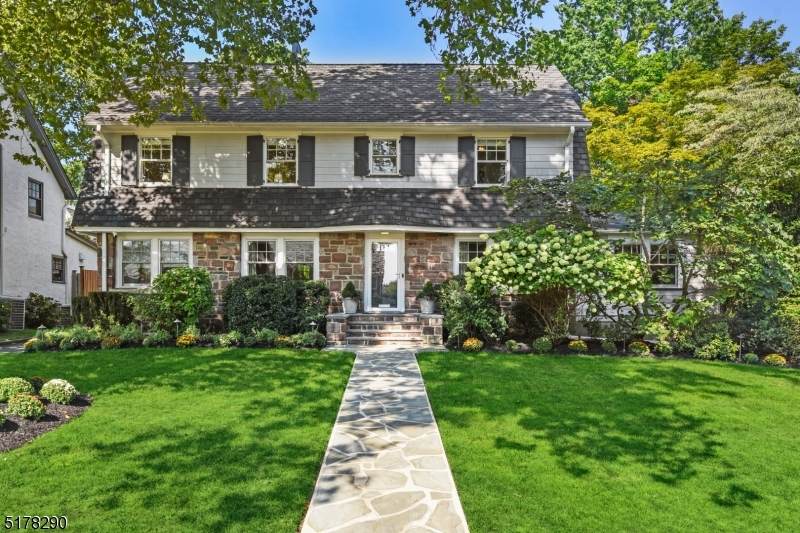8 Glenside Ter - Photo 1