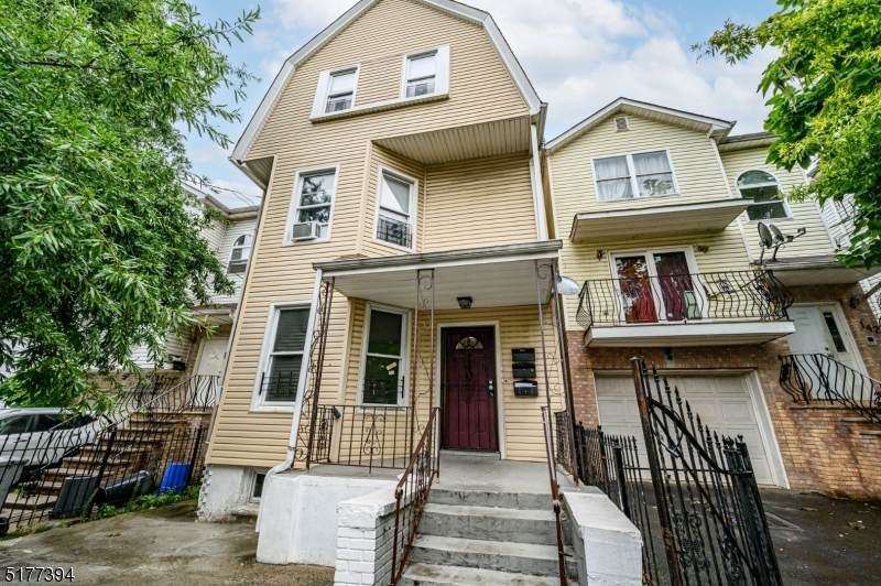140 S 8Th St - Photo 1