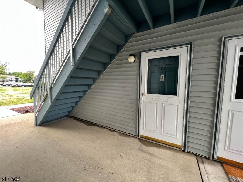 20 Delar Pkwy - Photo 1