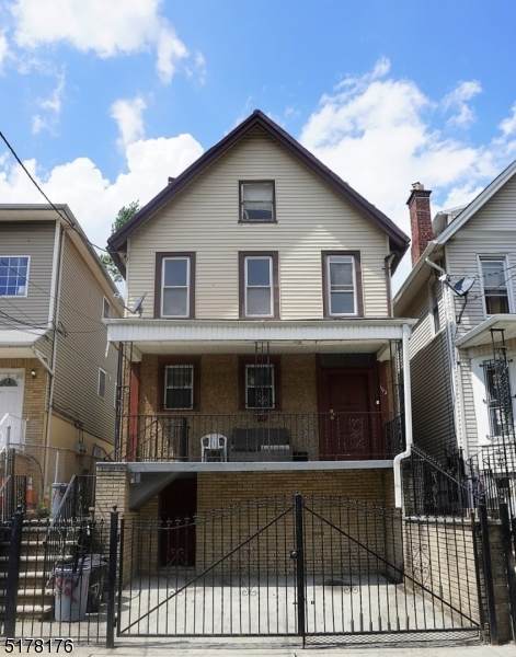192 N 6th St - Photo 1