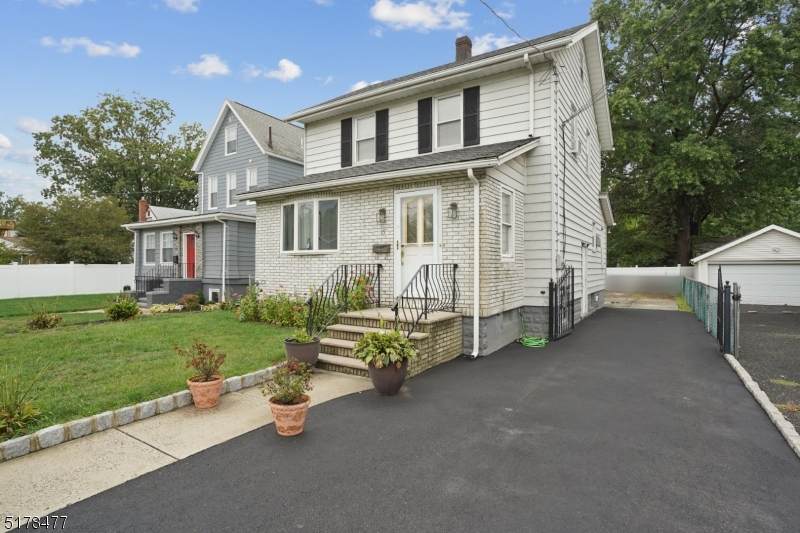 15 W Lincoln Ave - Photo 1