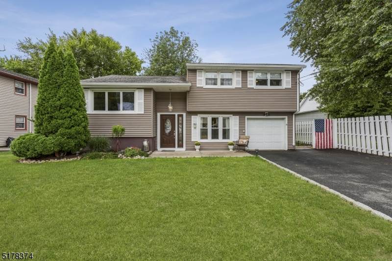 106 Bache Pl - Photo 1