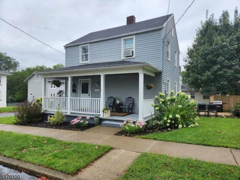 596 Congress St - Photo 1
