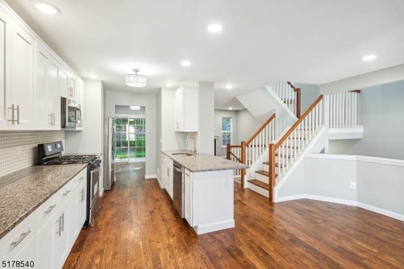 2904 Vantage Ct - Photo 1